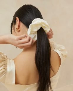 Loeffler Randall Astrid Cream Oversized Scrunchie -Outlet Velin Studio Store Astrid Cream 1054copy2