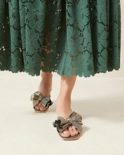 Loeffler Randall Daphne Dark Gold Bow Slide 9 Loeffler Randall Daphne Dark Gold Bow Slide -Outlet Velin Studio Store DAPHNE PLFM DAGO 5