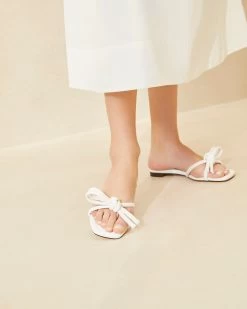 Loeffler Randall Hadley White Bow Sandal -Outlet Velin Studio Store HADLEY N WHITE 043copy 4e540741 a7d5 455c 92d9 235bf70c2224